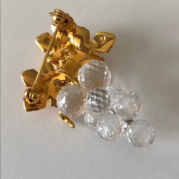 Swarovski Crystal Swan Signed Grape Cluster Brooch - Picture 5 of 8